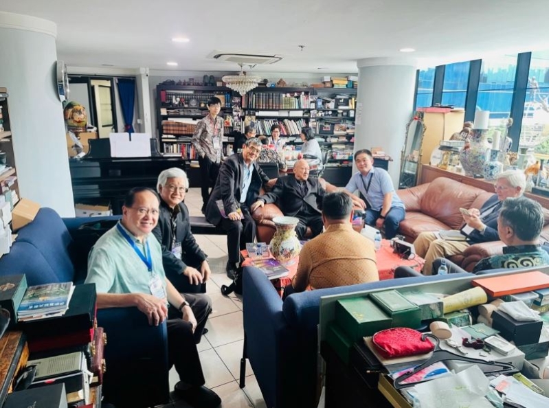 Pastor Qin with Stephan Tong