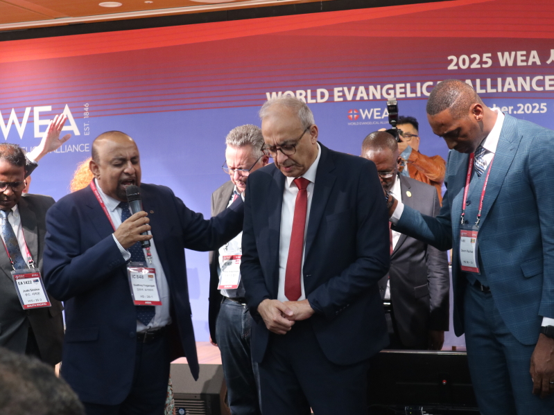 Botrus Mansour receives prayers