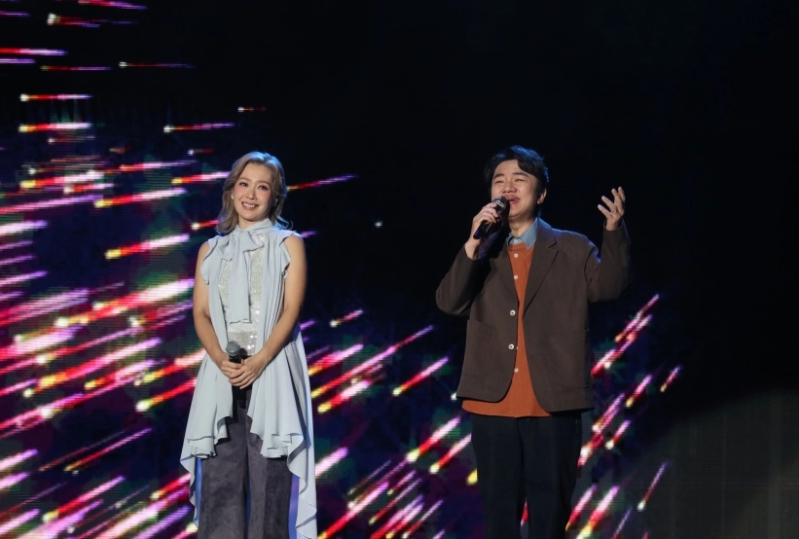 Jade Kwan and Cho Lam Wong