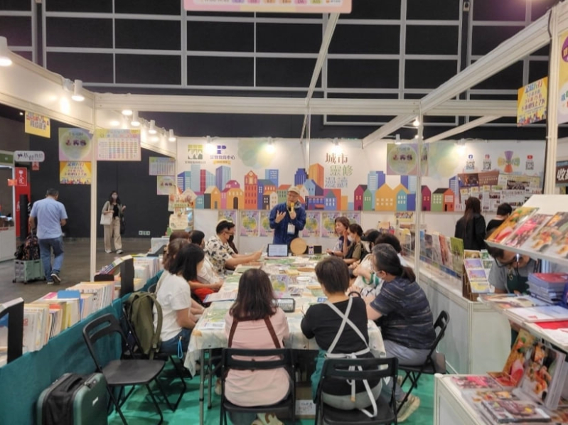 Religious Education Resource Centre conducts a live Spiritual Journey Series Workshop, with participants creating personal finger labyrinths.