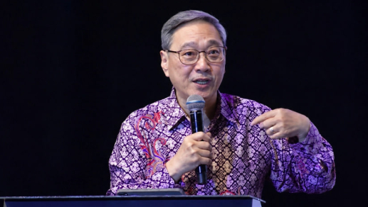 Rev. Edmund Chan, founder of the Global Alliance of Intentional Disciple Making Churches and leadership mentor, exhorts the church to return to the foundational life of walking with God during his plenary address at the 10th Chinese Congress on World Evan