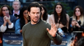 Mark Wahlberg Says Focusing on Christian Faith Makes Him A 'Better Person'