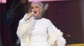 Katy Perry Shares How Pastor Parents Reacted to Sexually Explicit Song 'Bon Appétit'