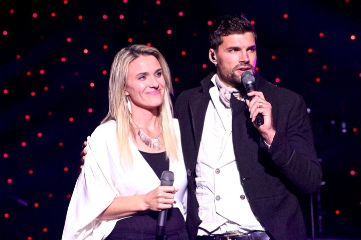 Rebecca St. James Delights Fans by Performing With Brothers Joel and ...